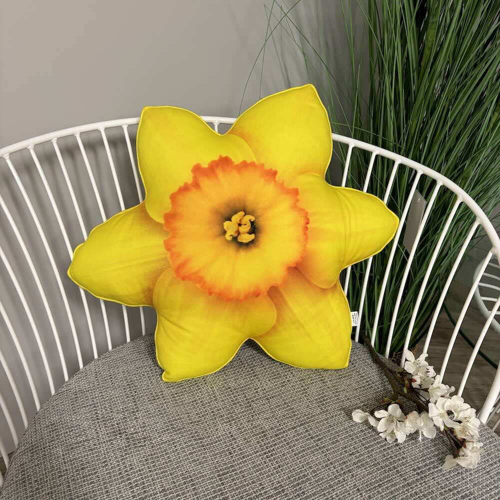 daffodil pillow