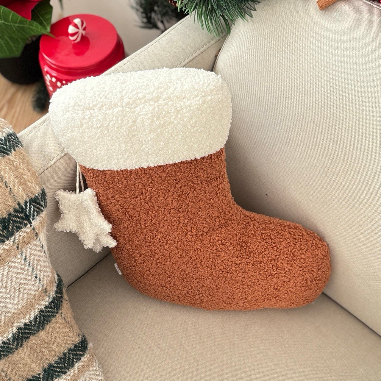 8b76015b0d94459d12d707a137383180