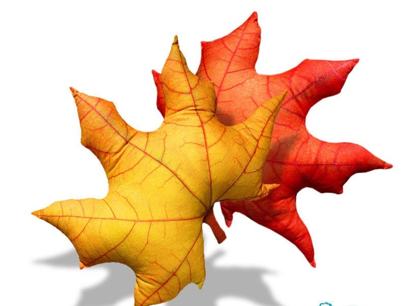 leaf maple pillow