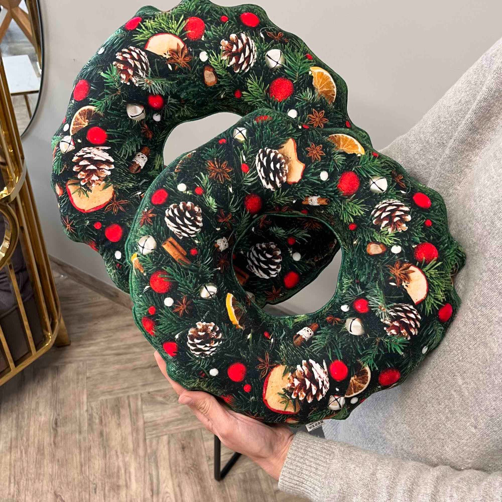 Christmas wreath shop pillow